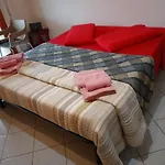 Appartamento Santa Giusta Apartment *