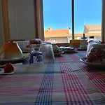Appartamento Santa Giusta Apartment *