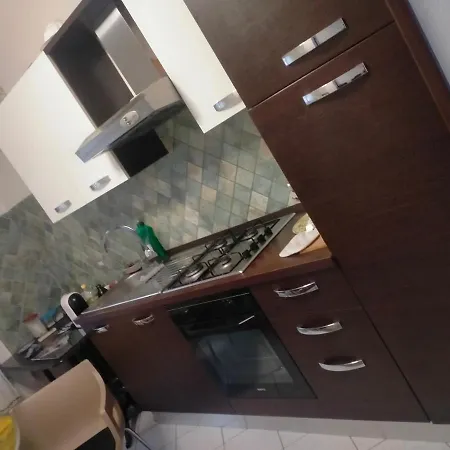 Appartamento Santa Giusta شقة