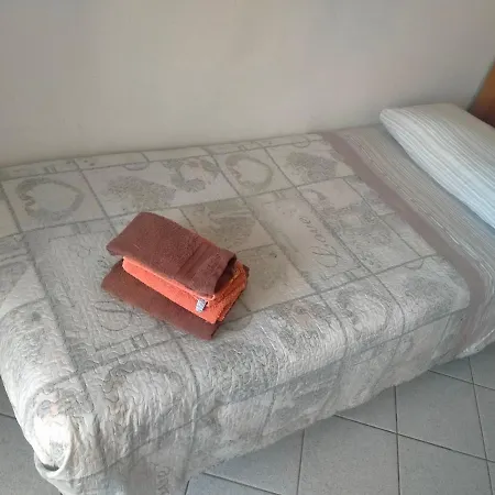 Appartamento Santa Giusta شقة سانتا جوستا