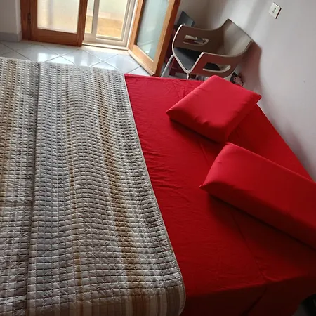 Appartamento Santa Giusta شقة *