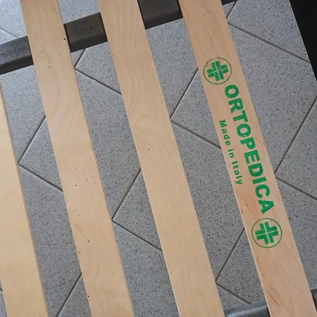 Appartamento Santa Giusta شقة