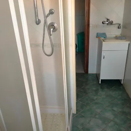 דירה Appartamento Santa Giusta סנטה ג'וסטה