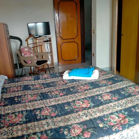 Appartamento Santa Giusta Апартаменты