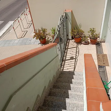 Appartamento Santa Giusta דירה *