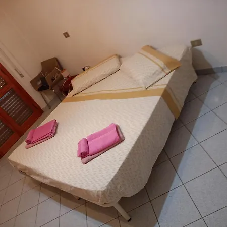 Daire Appartamento Santa Giusta